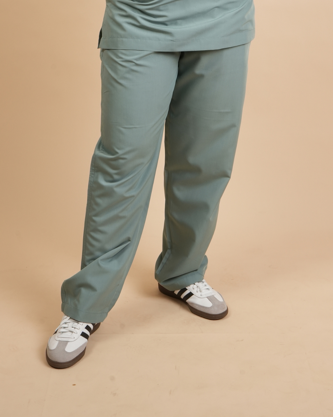 TMX Apex V-Neck Scrub Set — Women · Marine Green